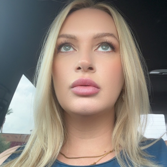 Meet your Posher, Megan - Picture 2 of 2